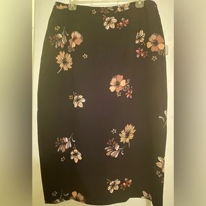 who what wear ebony scattered sakura skirt. Size 14